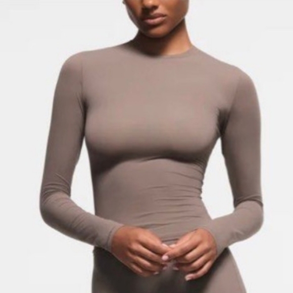 SKIMS FITS EVERYBODY LONG SLEEVE TSHIRT Top Shirt Brown Amethyst XXSmall NWT - Picture 1 of 6
